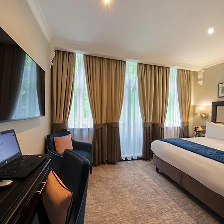 Wellington Hotel By Blue Orchid London Exterior photo
