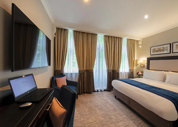 Wellington Hotel By Blue Orchid
